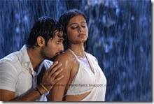 Priyamani_romancing_in_rain_09