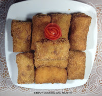 Spicy rolls made with wheat flour and canned tuna fish