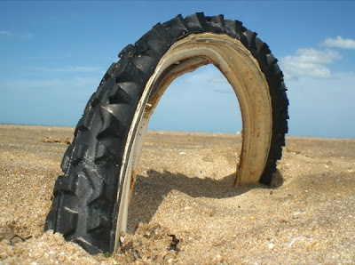 Fotografías de objetos varados en la playa (Washed Up)