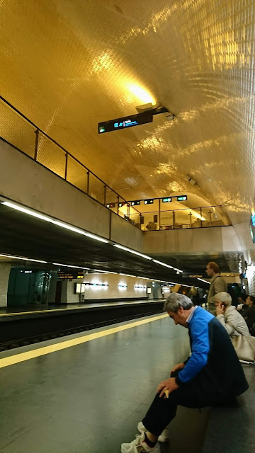 01-underground-station-Baixa-Chiado-lisbon-platform-budapest-3-day-itinerary