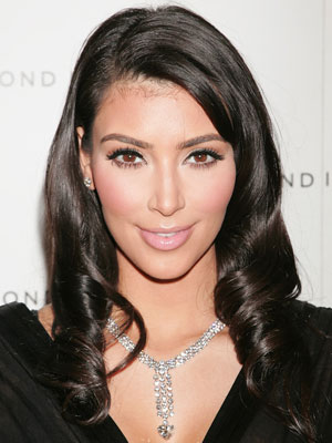  Kardashian Hairstyle on Kim Kardashian Hairstyles   See Pictures Of Kim Kardashian Hottest