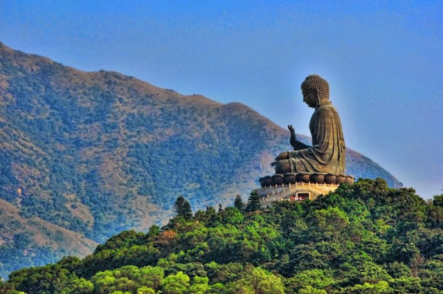 Big Buddha di Hong Kong