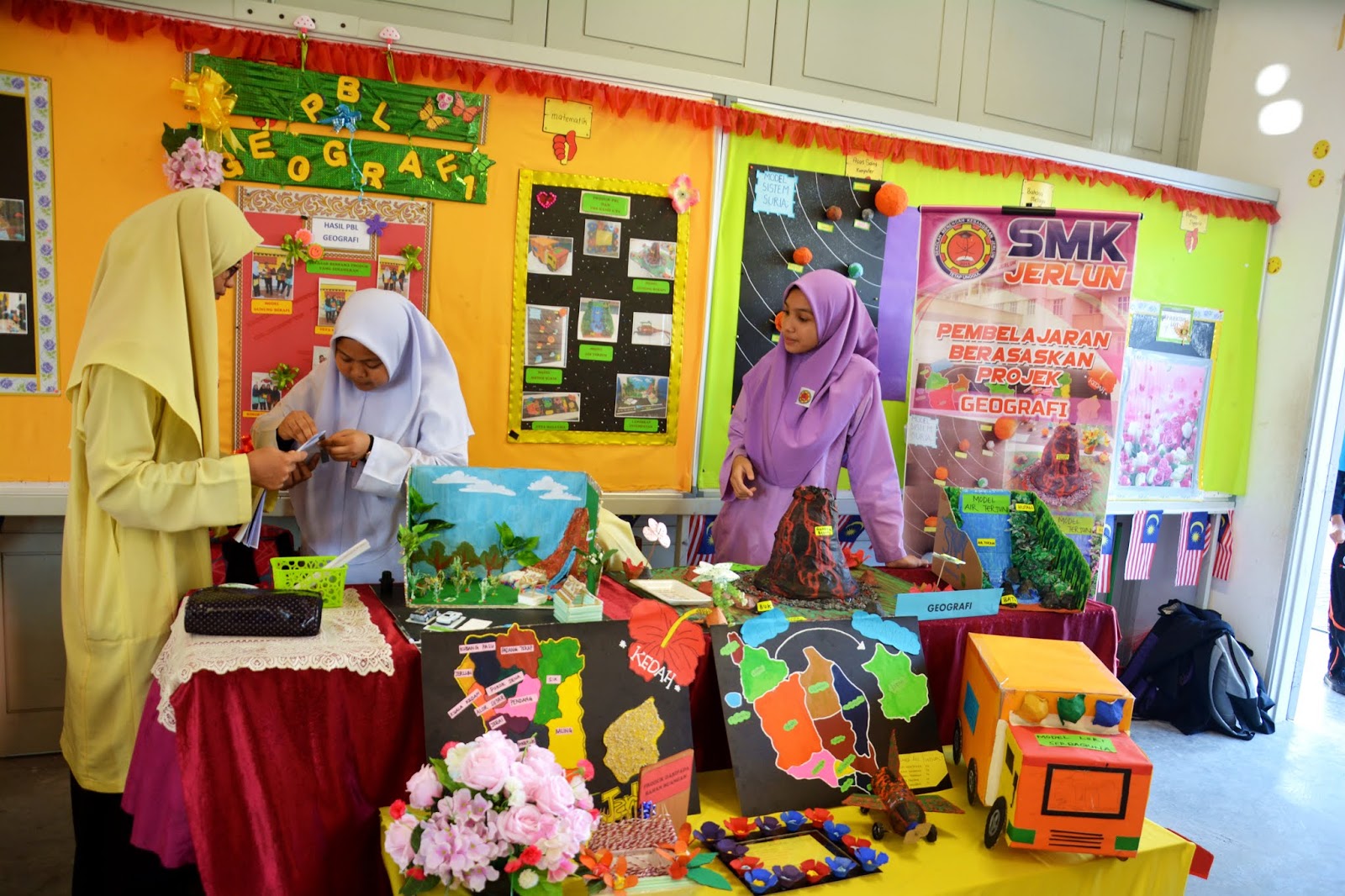 DOWNLOAD Kertas Kerja Karnival STEM Peringkat Sekolah