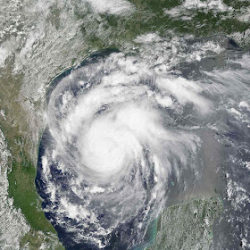 Furacão Harvey chegando a Texas, agosto de 2017. Os grandes furacões diminuíram 70% de 1926 a 2017.
