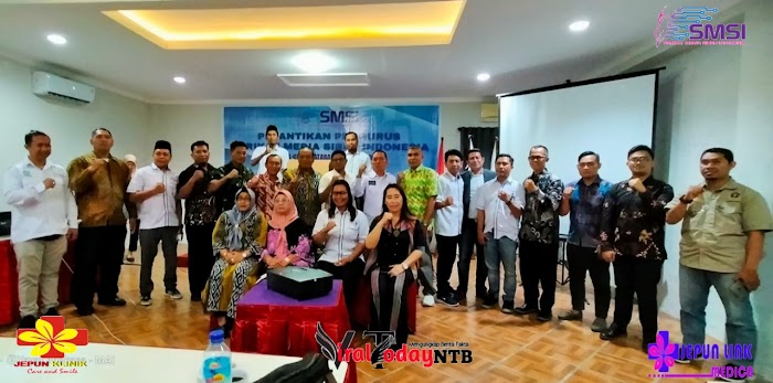Pelantikan Pengurus SMSI Kota Mataram dan Cabang Lobar, di Lombok Beach Hotel.