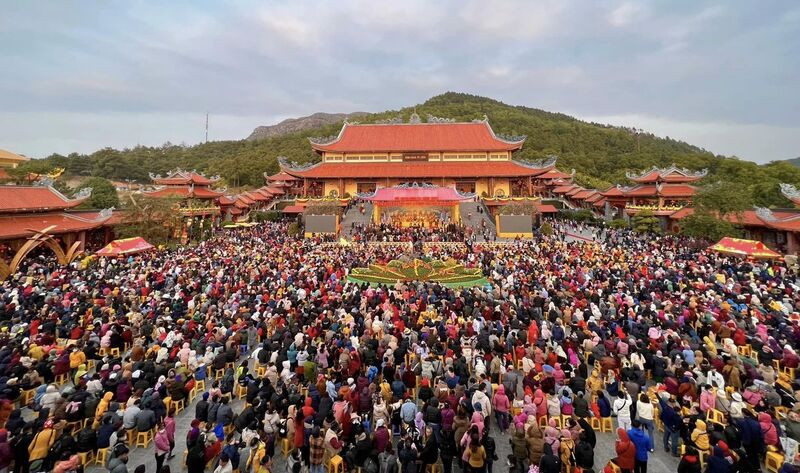 Chùa Ba Vàng 