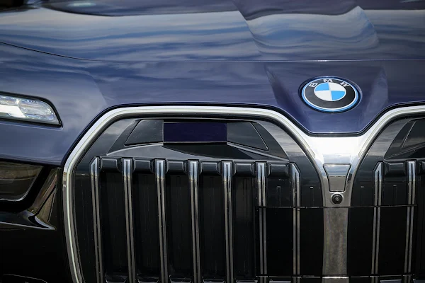 BMW Série 7 ganha condução autônoma nível 3 na Alemanha