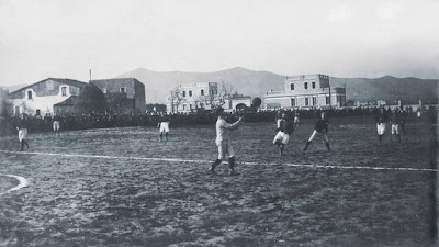 1899-1908. Lapangan Sepak Bola Pertama