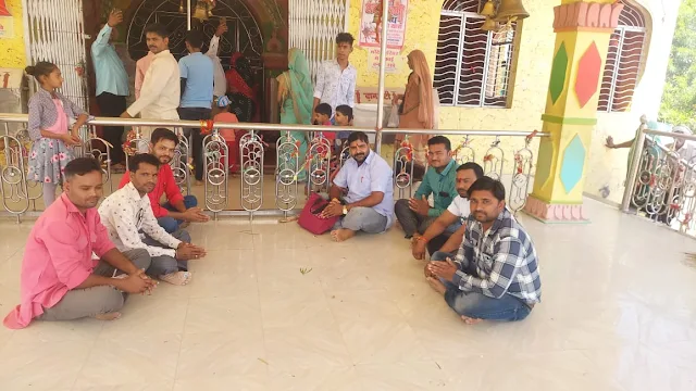 रायसेन, ग्राम रोजगार सहायक सचिवों की हड़ताल से कामकाज ठप।