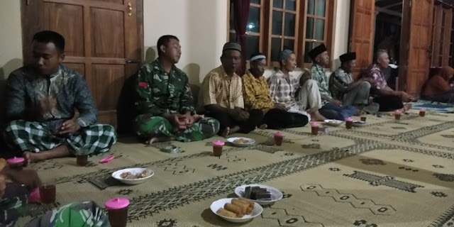 Malam Hari dimanfaatkan Satgas TMMD Silaturahmi Dengan Warga.