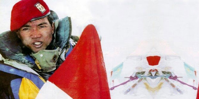 Prajurit Kopassus Diselamatkan Azan di Puncak Everest