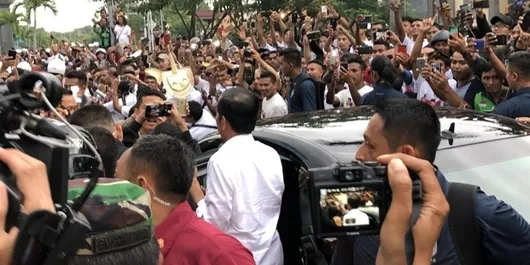 Kedatangan Jokowi di Bali Disambut Ribuan Warga Denpasar