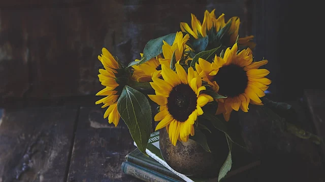 Buquê de Flores Amarelas no Vaso