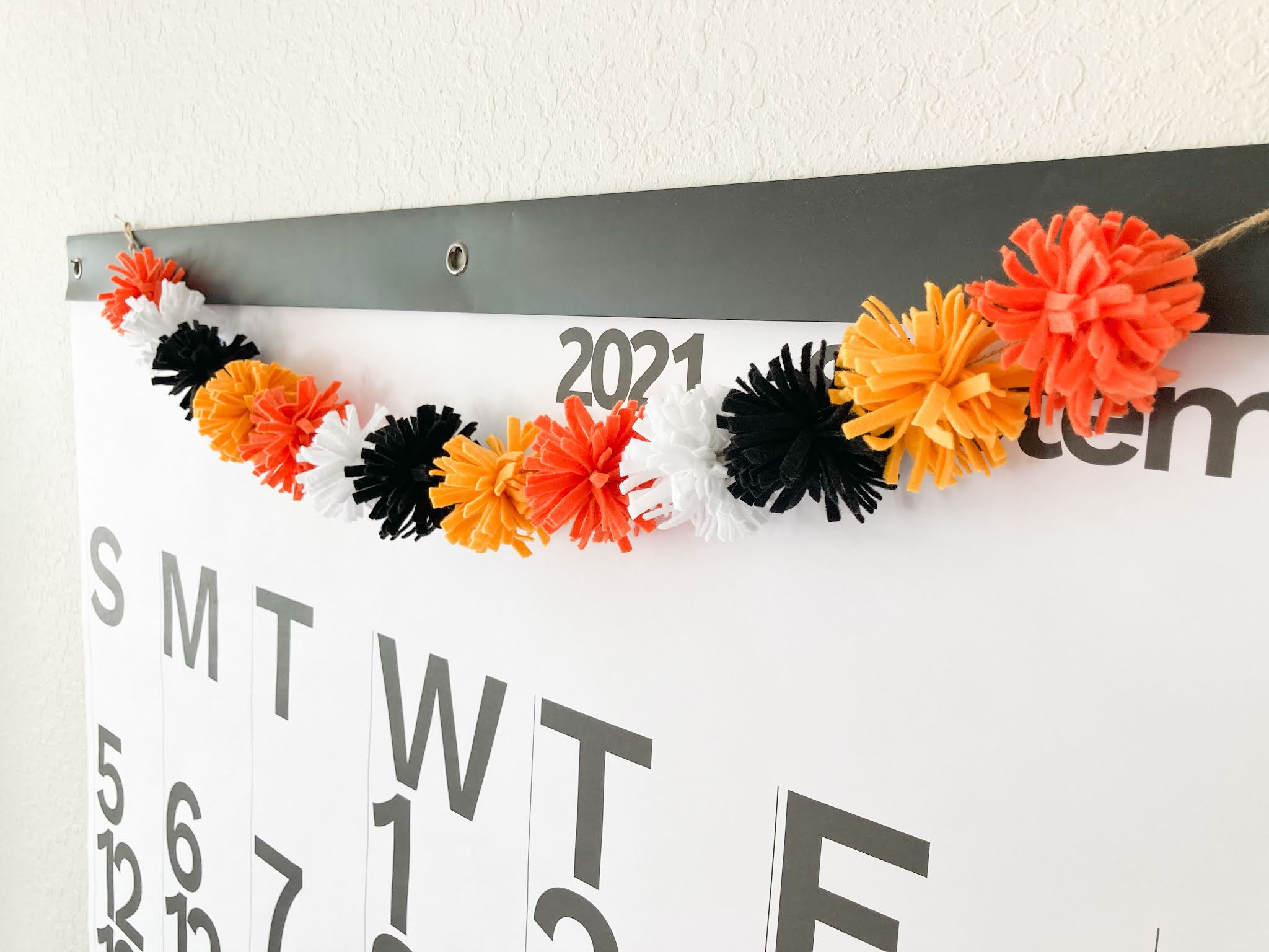 Blue Susan Makes: DIY Craft Felt Pom Poms