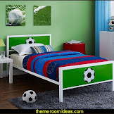 Bedroom Decorating Themes - Music Themed Décor Ideas - HomesFeed - See more ideas about apartment decor, apartment decorating themes, bedroom decor.