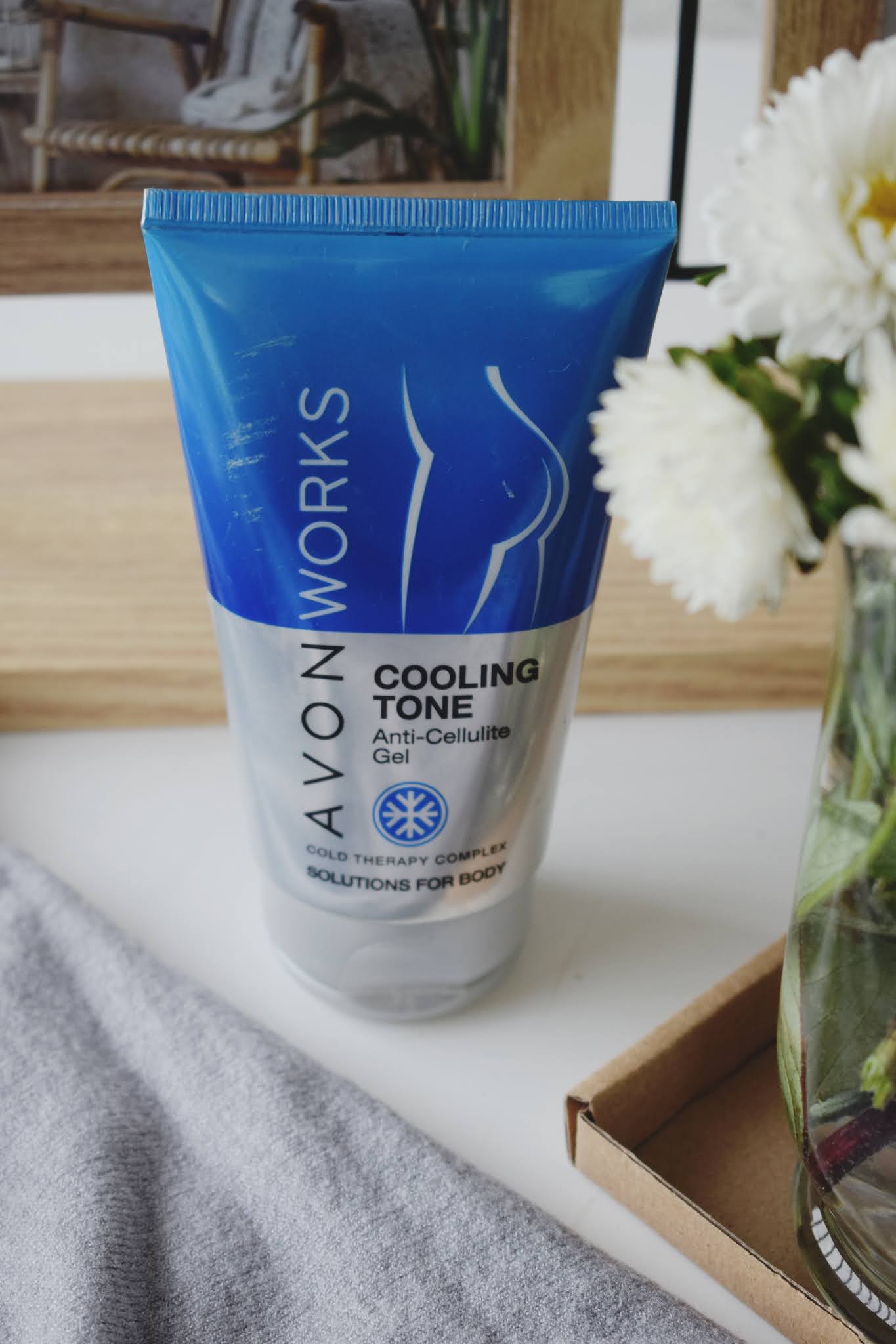 Avon, Works, Cooling Tone Anti-Cellulite Gel, Chłodzące krio-serum antycellulitowo-wyszczuplające