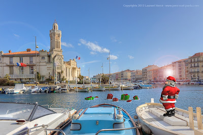 Les cadeaux du Père Noël dans les canaux de Sète