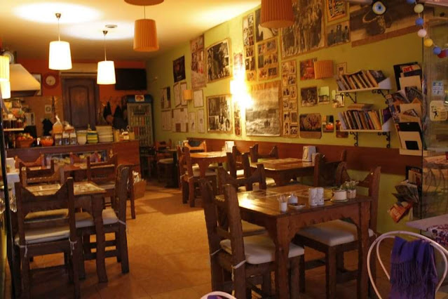 مقهى ومطعم إفطار أورتاكوي طعام لذيذ وأجواء دافئة Ortaköy Cafe Kahvaltı