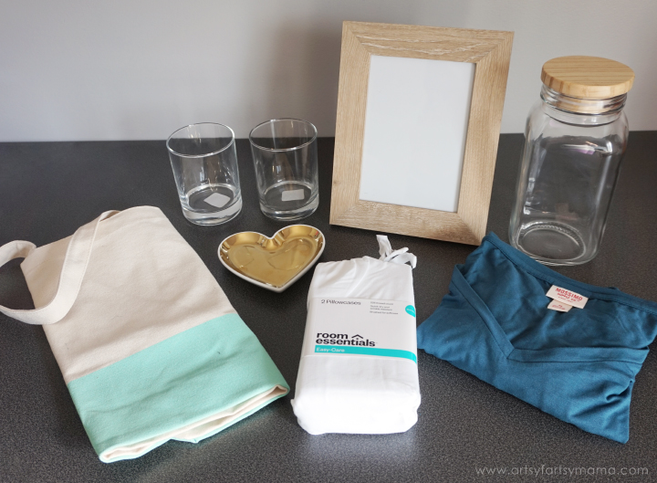 Create multiple gifts and combine them into one in a Custom Newlywed Gift Tote