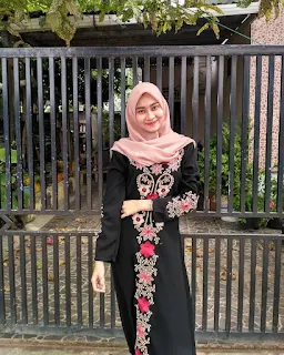 Hijabers cantik Ririn Putri Anjani