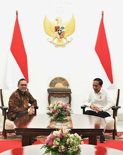 Bertemu di Istana Merdeka, Presiden Jokowi Tanya Amandemen UUD 1945 Ke Zulkifli Hasan