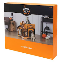 La gente está obsesionada con mini casas embrujadas para gatos en Halloween