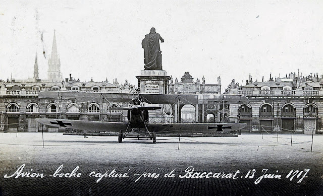 NANCY (54) - Quand la Place Stanislas exhibait des avions allemands (1915-1918)