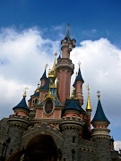 . so for Easter Sunday we planned to spend our day in Disney Paris! (img )