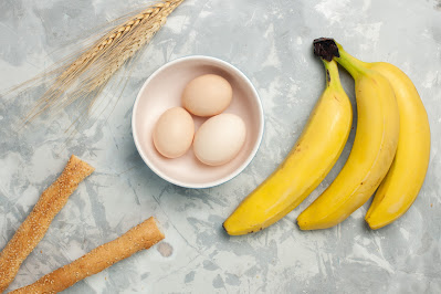 Can I eat eggs and banana only?