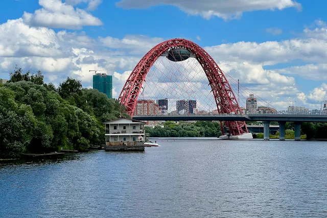 Москва-река, Серебряный бор, спортивная база ЦСК ВМФ, Живописный мост