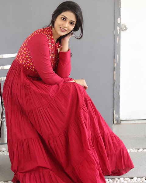 Priyanka Jawalkar Movie, Twitter, Age, Boyfriend, Husband, Family,