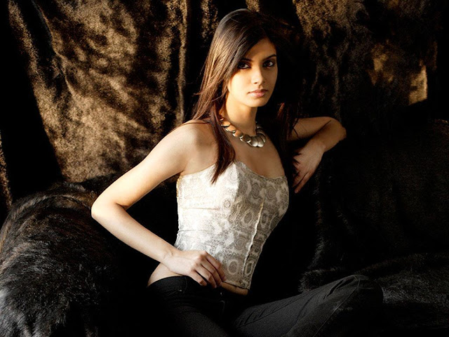 diana penty hot wallpapers