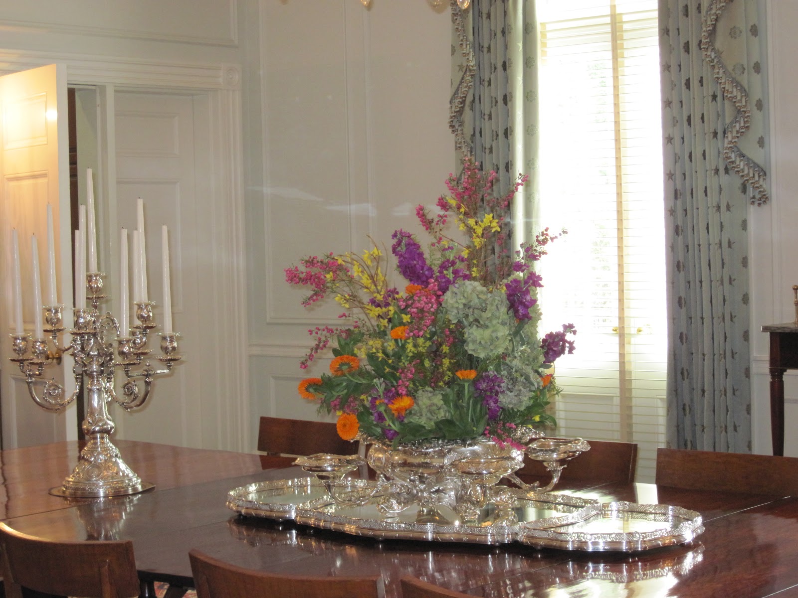 The next stop on our tour was the formal dining room. title=