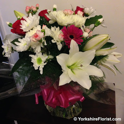  Pink and white hand tied bouquet in water