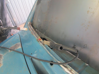 Built up weld  in frame front windshield Volvo 122S