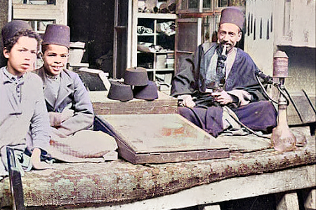 بائع الطرابيش .... الإسكندرية عام 1903