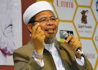 Demokrasi ghozwul fikri yang paling hebat untuk menghancurkan Islam