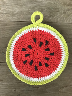 Watermelon potholder in crochet
