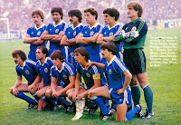 Futebol Clube do PORTO - Oporto, Portugal - Temporada 1983-84 - Eurico, LIma Pereira, Eduardo Luis, Magalhaes, Joao Pinto y Ze Beto; Vermelhinho, Jaime Pacheco, Sousa, Gomes y Frasco - JUVENTUS F. C. 2 (Vignola, Boniek) F. C. OPORTO 1 (António Sousa) - 16/05/1984 - Copa de Europa de Campeones de Copa, final - Basilea, Suiza, St. Jakob Park - La Juventus gana su primer título de la Recopa