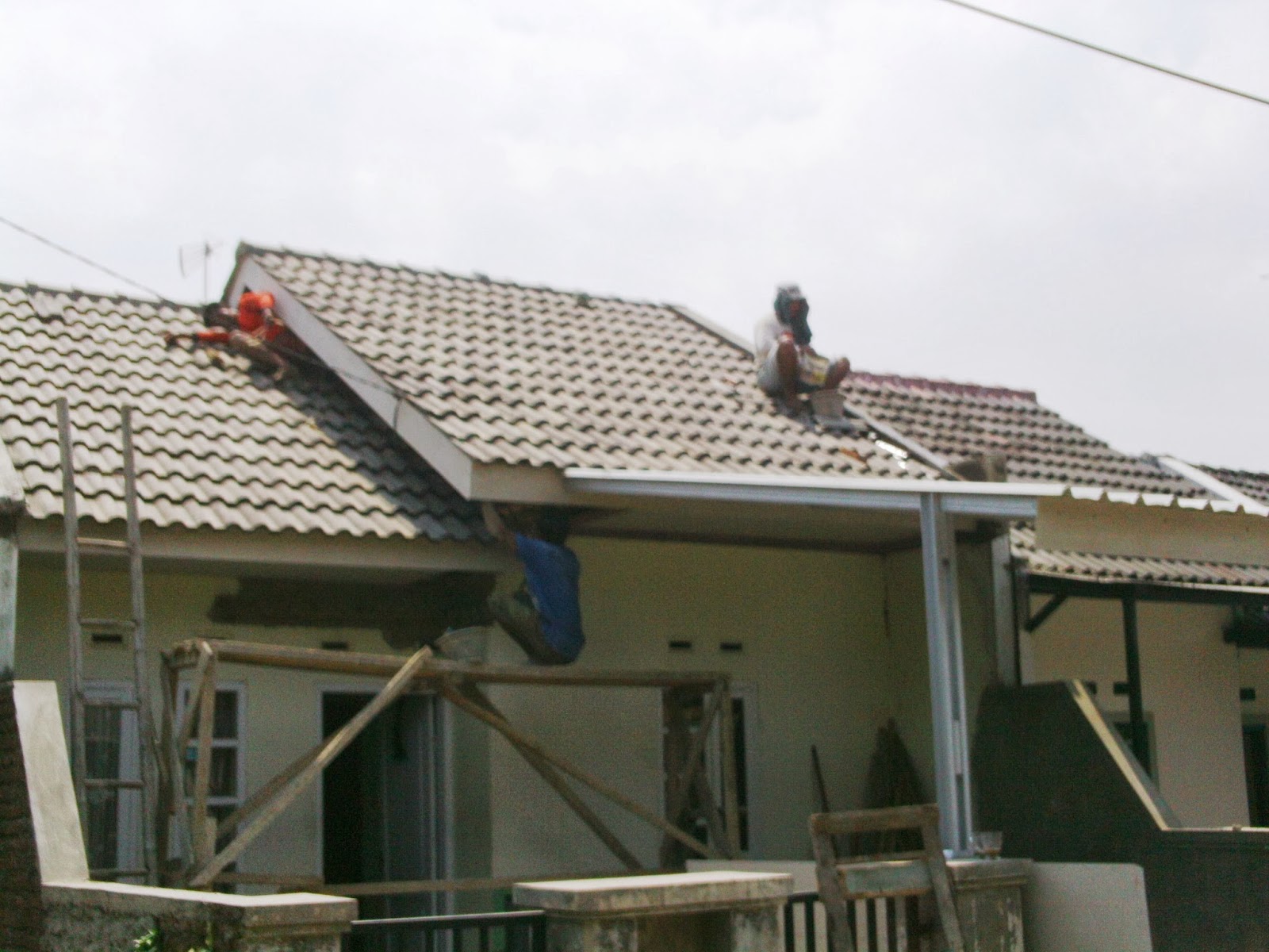 Babagi Pangalaman: Renovasi Atap Rumah Type-36 Bersubsidi