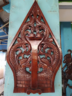 Blawong tempat keris Model gunungan