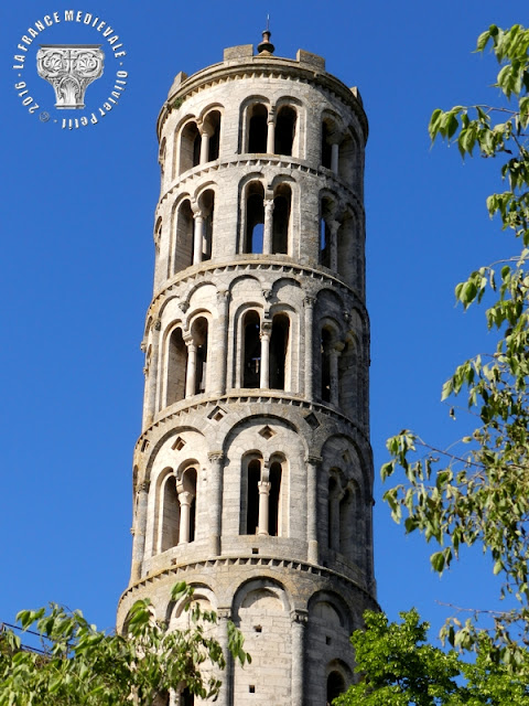 UZES (30) - Tour fenestrelle (XIIe siècle)