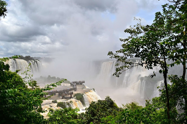 Brésil, chutes d'iguaçu, iguazu, cascades