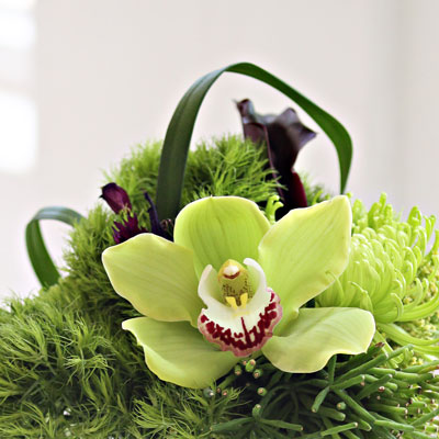 How to Make Affordable Wedding Flower Arrangements