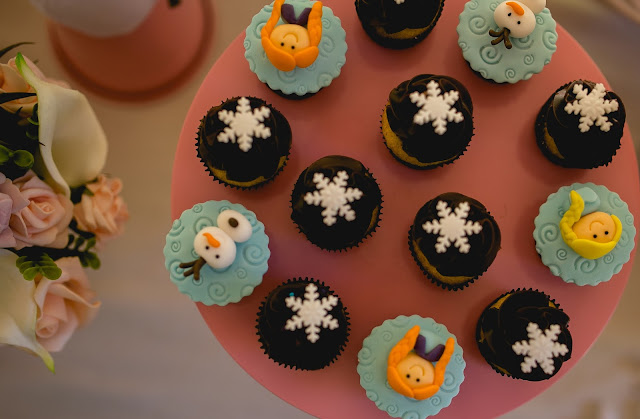 Frozen, aniversário, releitura, decoração, diy, faça você mesma, inspirações, tema frozen, doces, cupcake, Raining Sugar