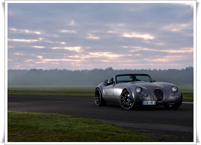 2011 Wiesmann Roadster MF3‏ Front Angle