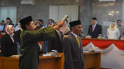  H. Gundar Kolyubi Resmi Menjadi Anggota DPRD Kota Sukabumi
