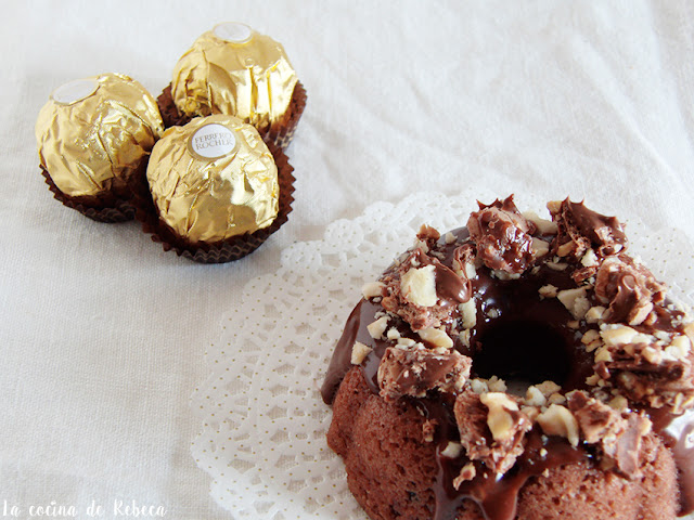 Bizcocho de chocolate y avellanas (o Ferrero Rocher bundt cake)