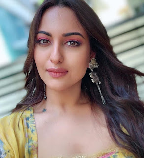 100+ Best Sonakshi Sinha Wallpapers, Images, Pictures, Pics 2020