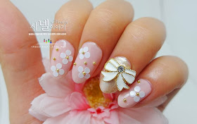  Pink nail art 